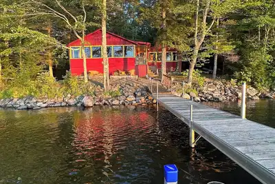 Image de Cozy lakefront cabin on Damariscotta Lake, relax & enjoy summer as it should be.