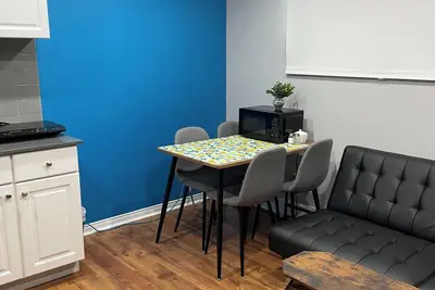 Image de Private apartment(bedroom, living, kitchen, bath)