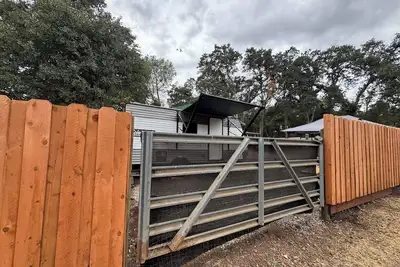 Image de Cozy 2023 Rv in Clearlake – Sleeps 4 w/ Ac, WiFi & Free Coffee