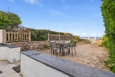 Image de Les Chardons, accès plage, 4 adultes 1 enfant