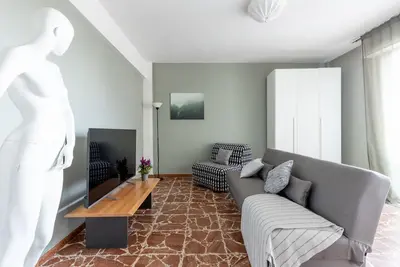 Image de Cozy apartment of about 70 sqm, able to comfortably accommodate up to 4 people, located on the fifth floor (5 steps) of a building with lift. The property is located in the Pratale-Don Bosco neighborhood, a quiet area, a short distance from the Universit