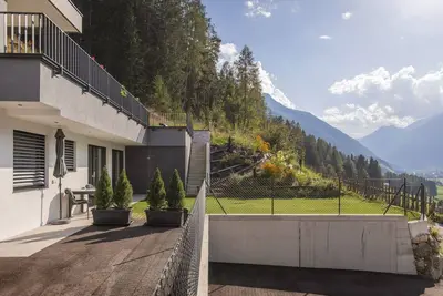 Image de Cozy new vacation apartment on the edge of the forest with top views and garden