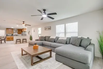 Image de 4br · Sleeps 9 · Walk to Tarleton · Fenced Yard