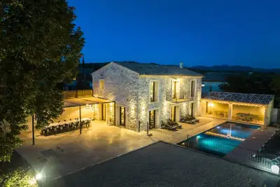Image de Bastide 5* Spa Saint Quenin®️-18 Personnes-Piscine CHAUFFÉE-Jacuzzi-Hammam