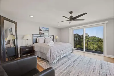 Modern 3br with Breathtaking Skyline Views