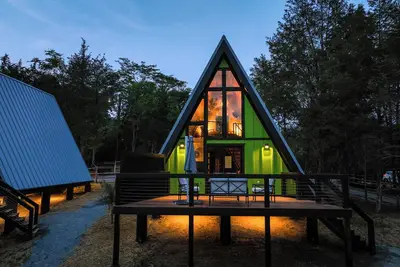 Image de ~ #5 ~ New ~ On the Water ~ @ Oasis Retreat ~ Ev Charger ~ Kayaks ~ Wifi ~