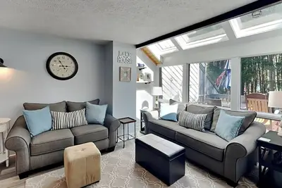 Image de Arrowhead Village 13 | Family-Friendly, Boat Slip