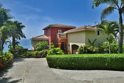 Image de House of the Morning Sun Ocean Front villa by Island House Vacation Rentals