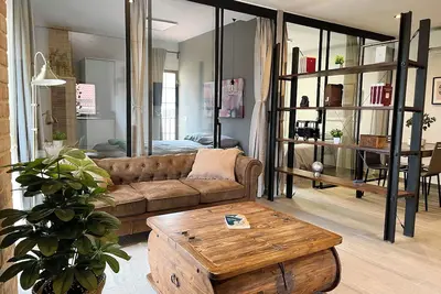 Image de Bright boutique apartment 5 min from the subway