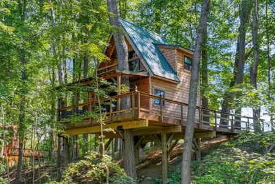 Image de The Hocking Hills Treehouse