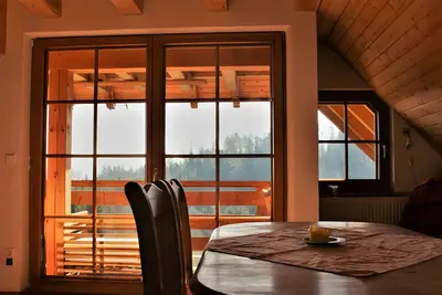 Image de Appartement de vacances 'Adlerhorst, 75 m²' avec vue sur la montagne, terrasse commune et Wi-Fi