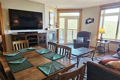 Image de New! White Pine 312 - 2br Sleeps 6 w/ Lake Views