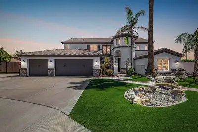 Image de Resort-Style Luxury ~ Pool, Hot Tub, Water Slide, Sports Courts & Family Fun