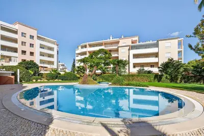 Image de T1 Acolhedor c/Piscina em Portimão by LovelyStay