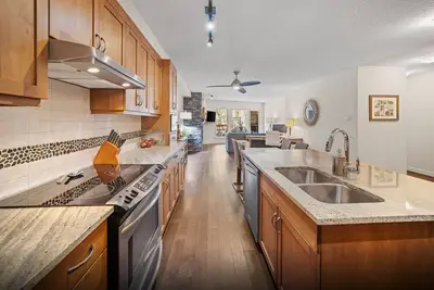 Image de Exclusive Winter Getaway in Three Sisters Village