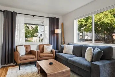 Image de Home In Dt Whitefish with Private Hot Tub and Yard