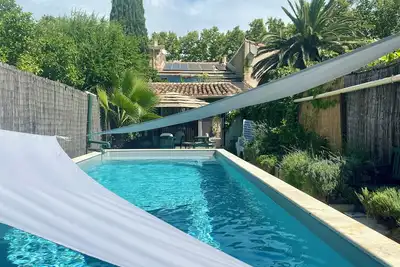 Image de Grande maison familiale avec piscine