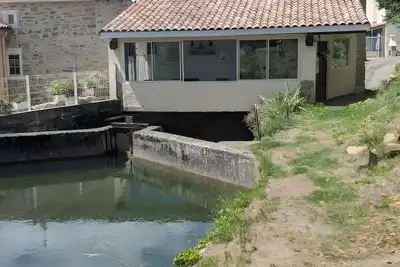 Image de Appartement 'Moulin Ariège' avec vue sur la montagne, jardin privé et climatisation