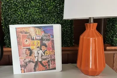 Image de Retro Home in Joliet\nStep back to the '50s in this one-story home.