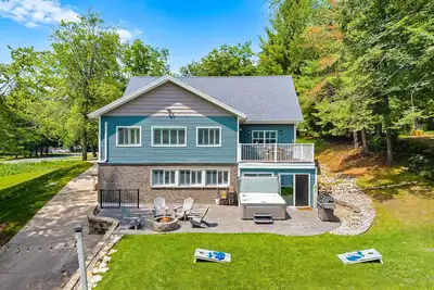 Image de Marywood Cottage: Luxury Lake House Living, Kayaks and Paddle Boat Included