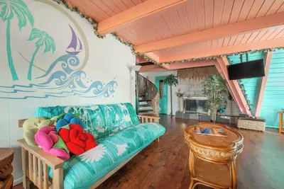 Image de 2br Hawaiian Beach Villa - Walk to Beach - Pet-Friendly, Sleeps 7