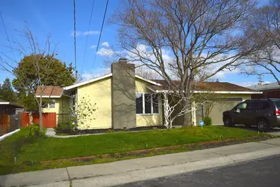 Image de Lovely home on a quiet street