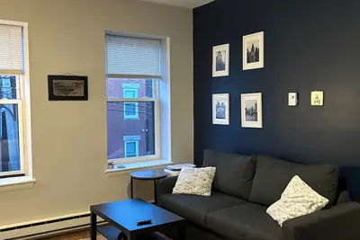 Image de Amazing 1-bedroom condo. Easy access to downtown, walk to parks, & restaurants.