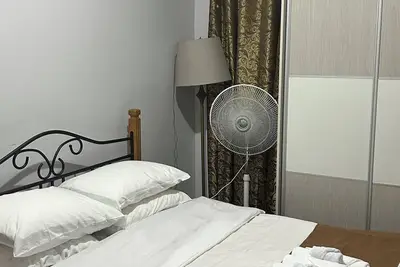 Image de Bright & Comfy Staycation Spot w/ Great Amenities