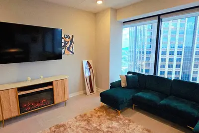 Image de Luxurious 2 Bedroom High-Rise living.