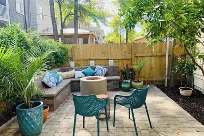 Image de Boho Bungalow - South Historic District