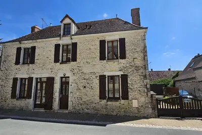 Image de Escapade en famille ou entre amis à Lureuil – 5 chambres - terrasse - Clim