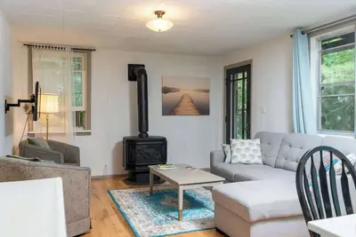 Image de 2-Bedroom Cottage #4 \"Bradd\"