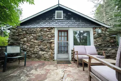 Image de 3-Bedroom Cottage #1 \"Hamilton\"