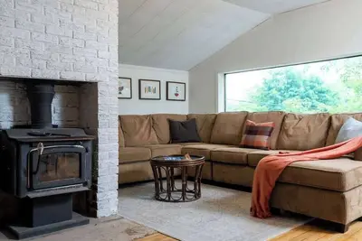 Image de Cobblestone 2-Bedroom Cottage #5 \"Loft\"