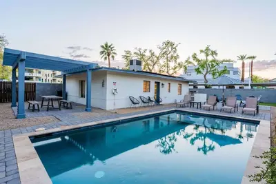 Image de Walk 2 Old Town, Sparkling Pool, Fire Pit, Oasis