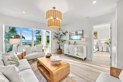 Image de Lido Harbour South - Beachfront Condo with Heated Pool & Sunset Views