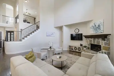 Image de Spacious & Luxe, 5 Star Neighborhood, Movie Theater