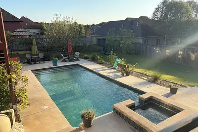 Image de Sip & Stay sleeps 11, 10 minutes from Ole Miss, 10 minutes from Oxford Square