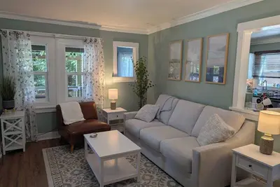 Image de Charming 2-bedroom bungalow steps from Manito Park and just mins from downtown