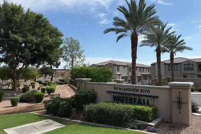 Image de Modern 2br Condo with Pool, Wi-Fi & Parking near Downtown Chandler