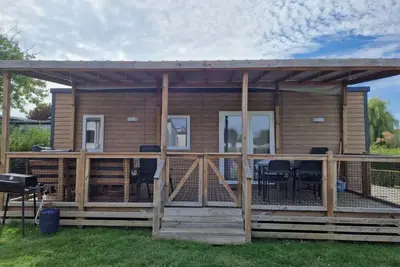 Image de Mobilhome Premium 3 chambres 6 personnes Camping 5* proche parc aquatique