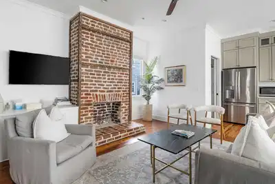 Image de 4bd House Downtown w. Rooftop Terrace + Parking