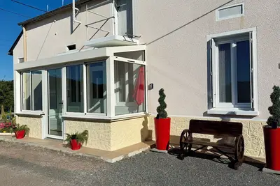 Image de Chaintre La Ferme. Grande maison confortable avec vue superbe sur la vallée