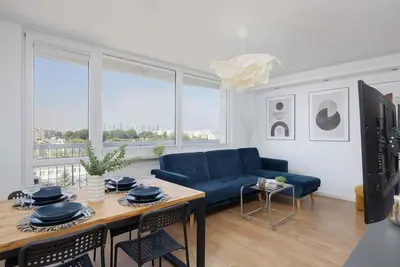 Image de Al. Stanów Zjednoczonych 26 Warsaw | Luxurious Apartment with Beautiful City View and Air Conditioning