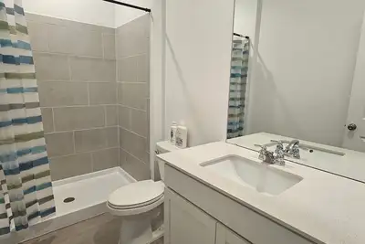 Image de Soothing brand new house with central Ac, security cameras. in charming Waller