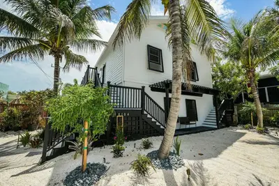 Image de Heated Pool, Hot Tub, Game Room, Grill - 3br West of Gulf Drive!