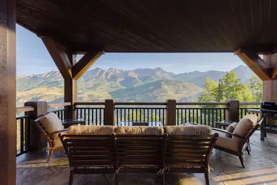 Image de See Forever Home by InvitedHome | Ski Valet, Large Deck with Views, Walk to Ski