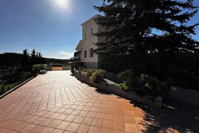 Image de Villa Spacieuse Et Calme