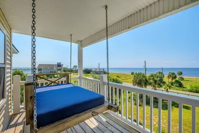 Image de 25% off for November thru February. 4 porches with panoramic views