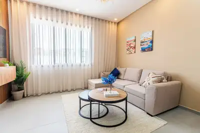 Image de Cozy Boho Beige Apt - 5mn To Surf Beach, Wfh w/High Speed WiFi & Free Parking
